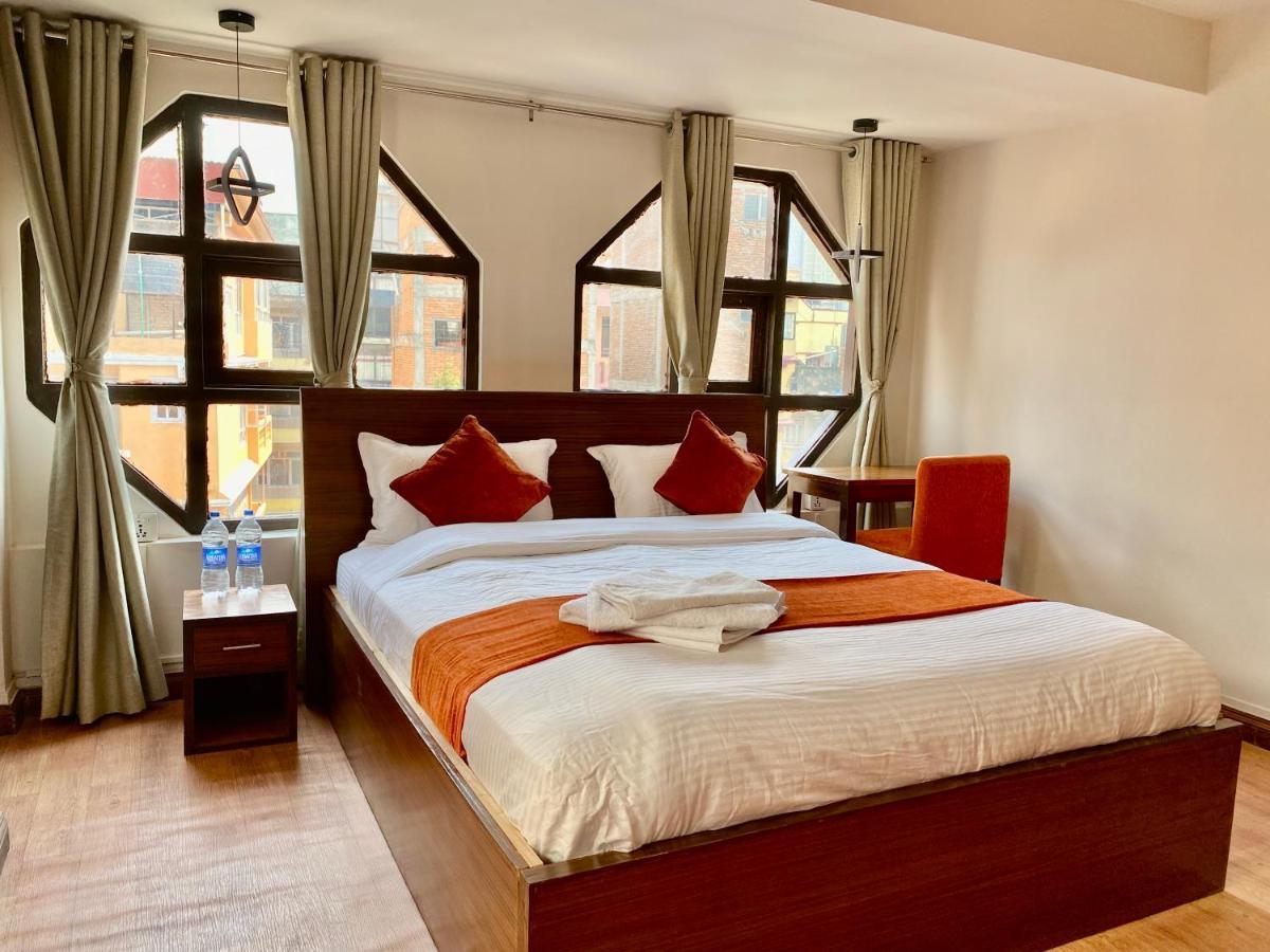 Hotel Pala Катманду Экстерьер фото