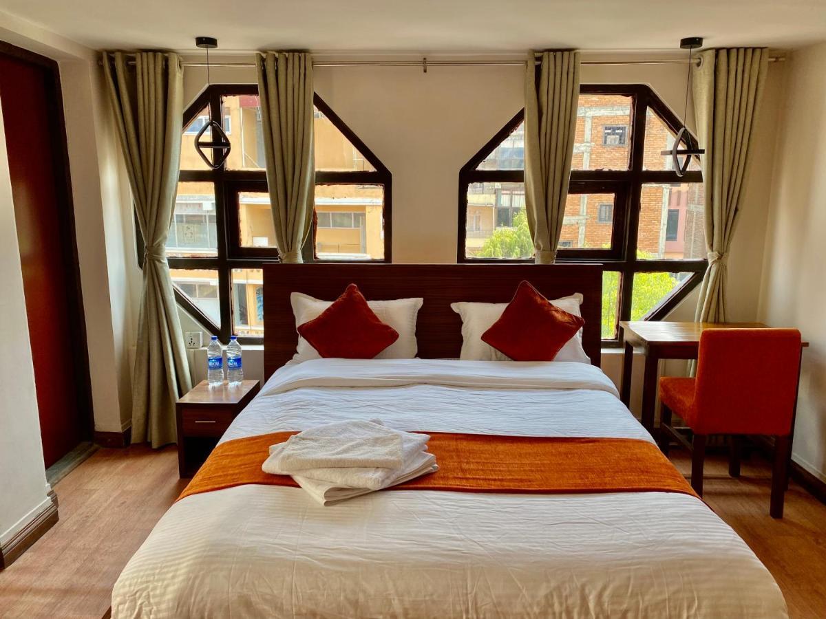 Hotel Pala Катманду Экстерьер фото