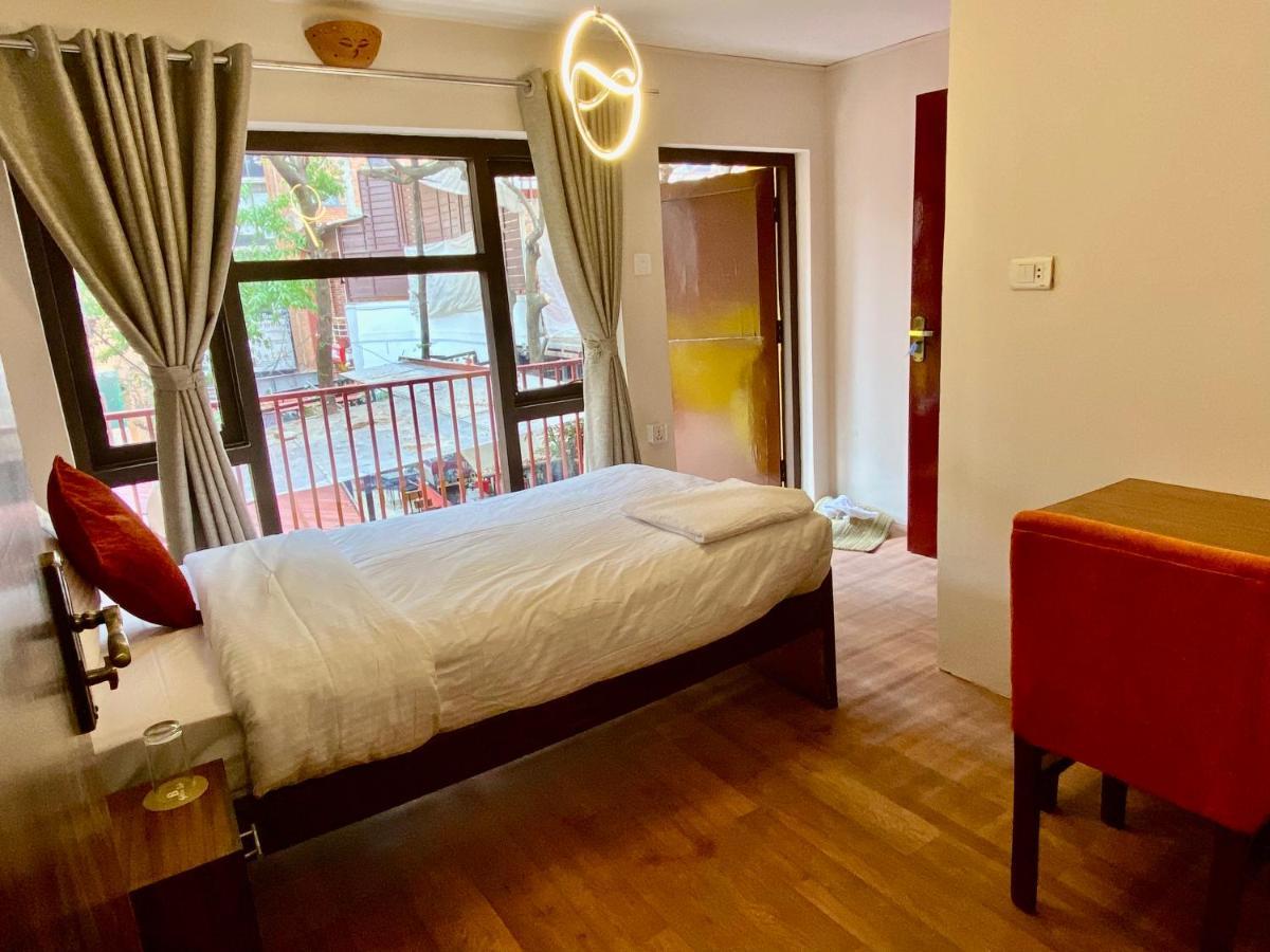 Hotel Pala Катманду Экстерьер фото