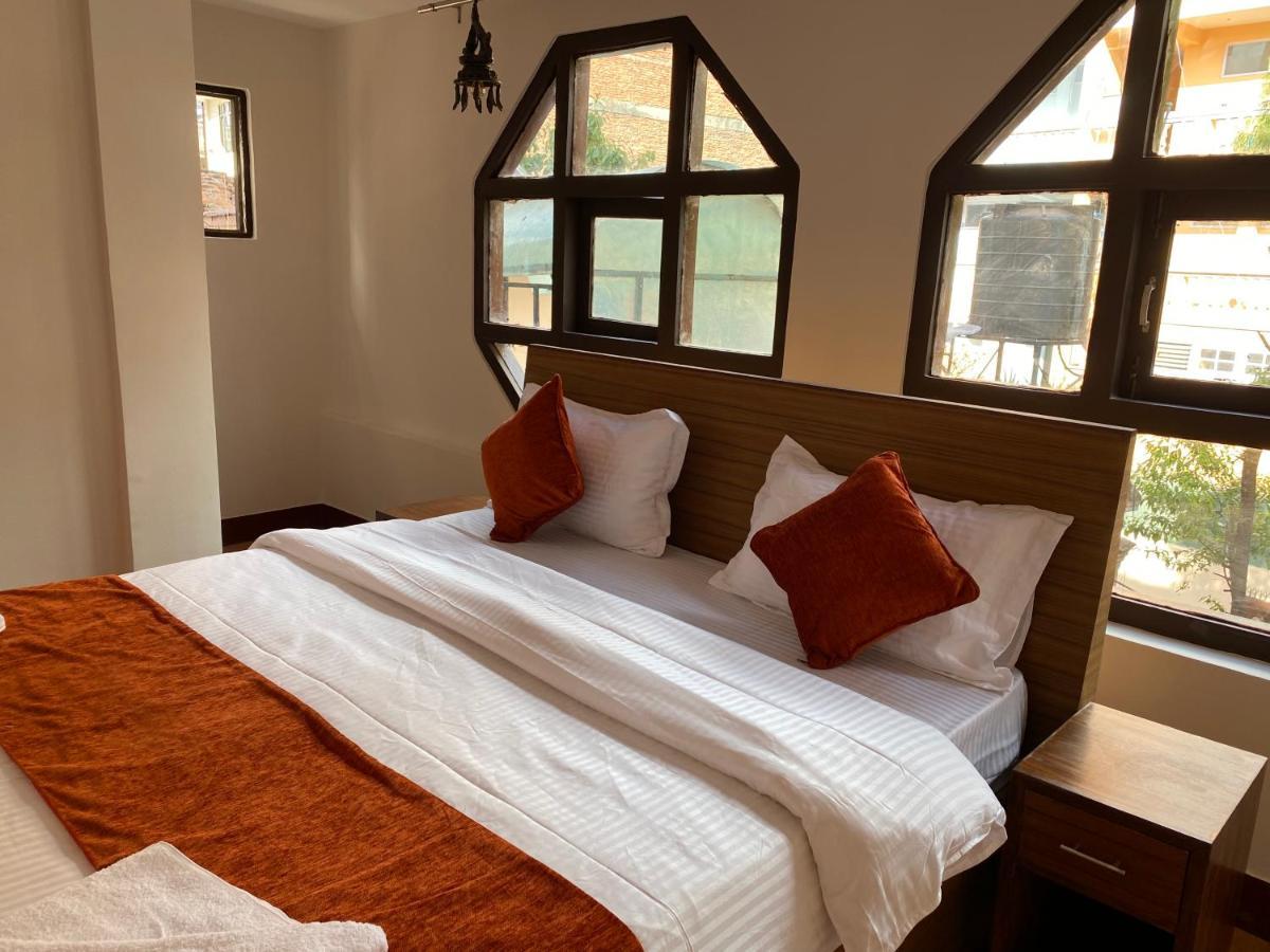 Hotel Pala Катманду Экстерьер фото