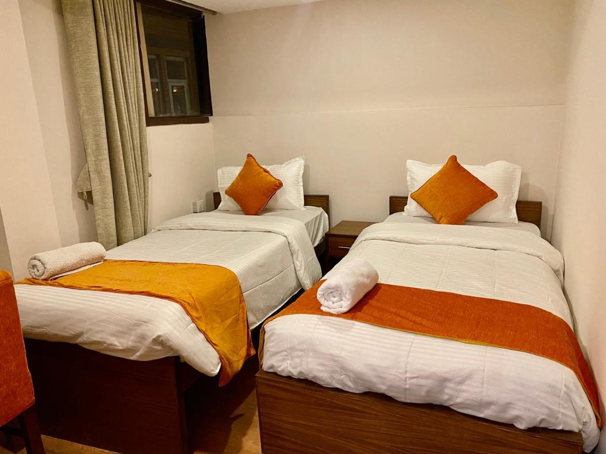 Hotel Pala Катманду Экстерьер фото