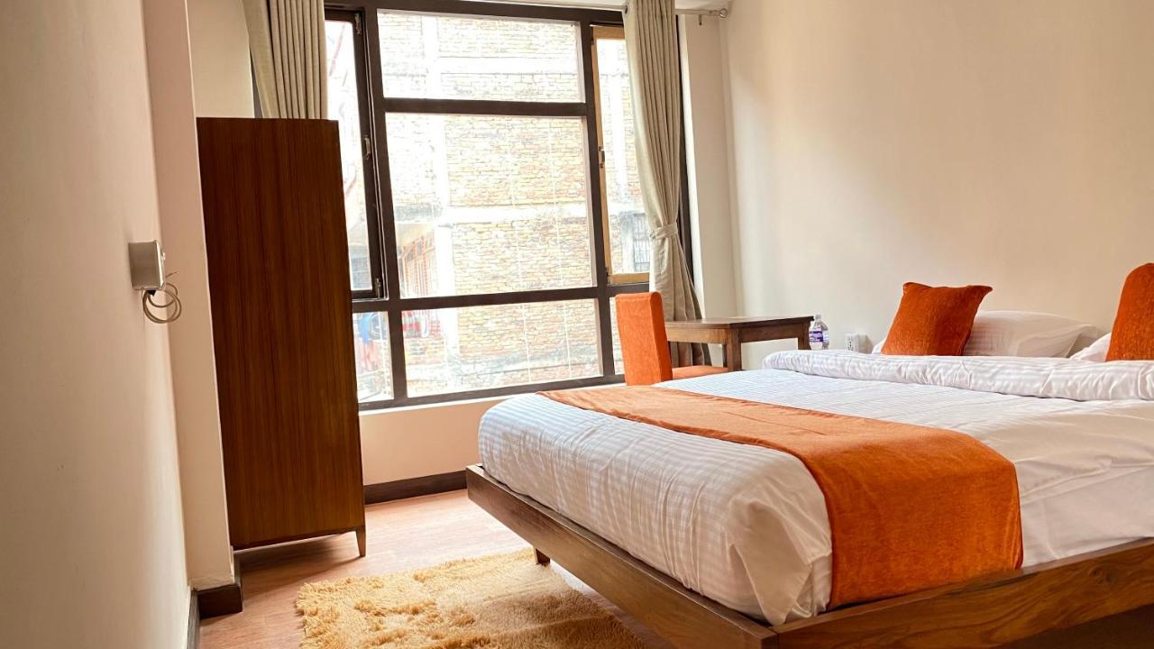 Hotel Pala Катманду Экстерьер фото