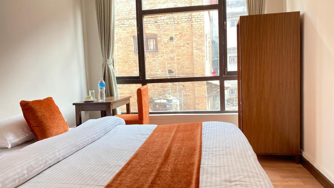 Hotel Pala Катманду Экстерьер фото