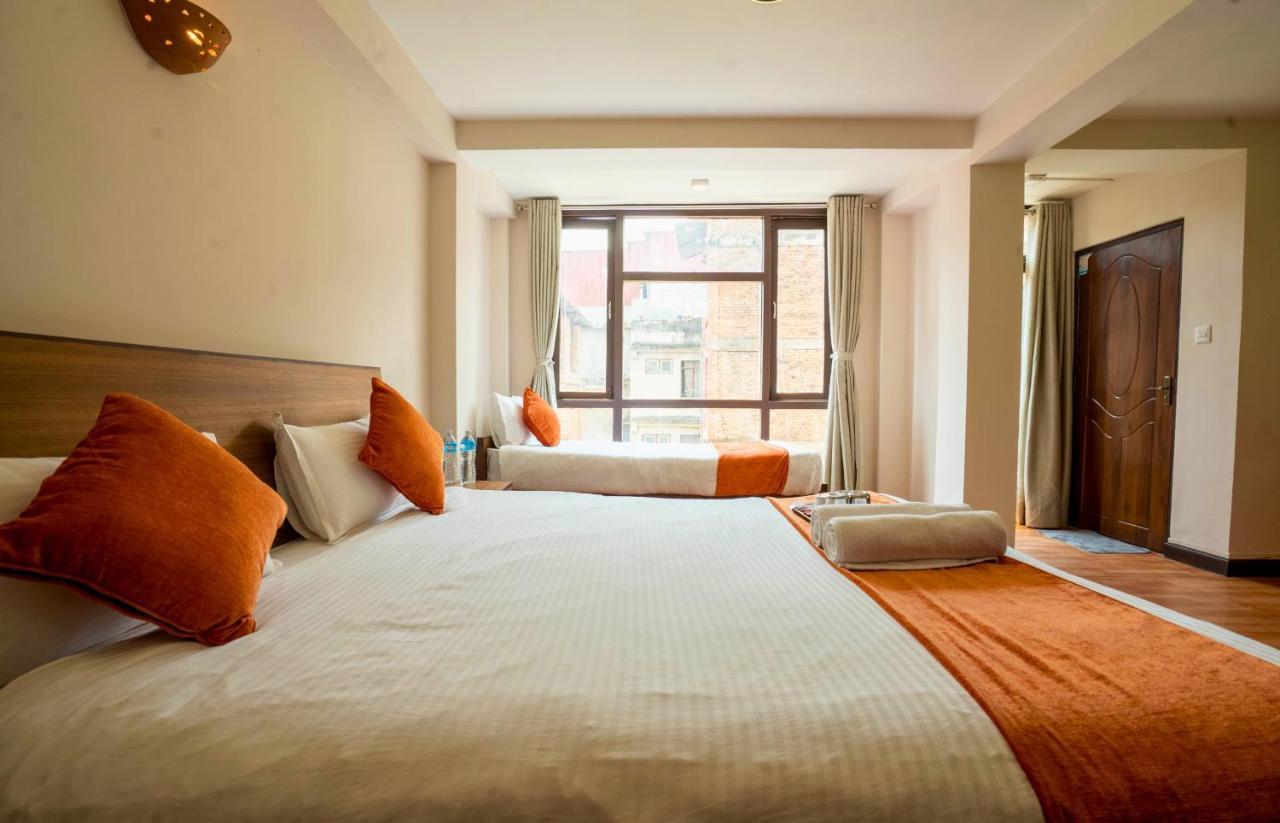 Hotel Pala Катманду Экстерьер фото